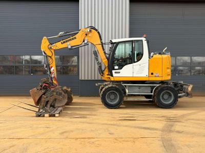 Liebherr 910 Compact in vendita da Big Machinery