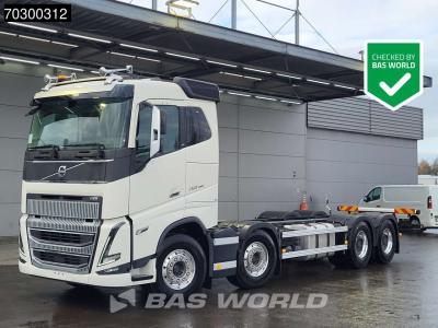 Volvo FH16 750 FH16 8X4 NEW 8x4 chassis! Air suspension Big-Axle Automatic VEB+ Euro 6 in vendita da BAS World B.V.
