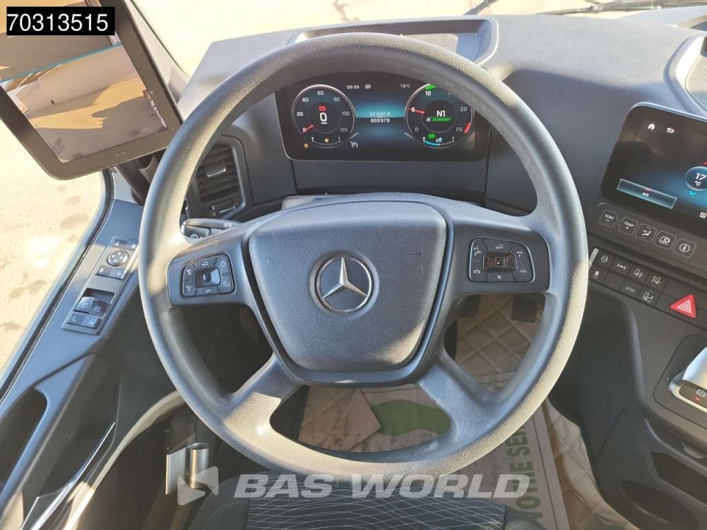 Mercedes-Benz Actros 1845 4X2 Bigspace Lowdeck Mirrorcam 2x Tank Foto 21