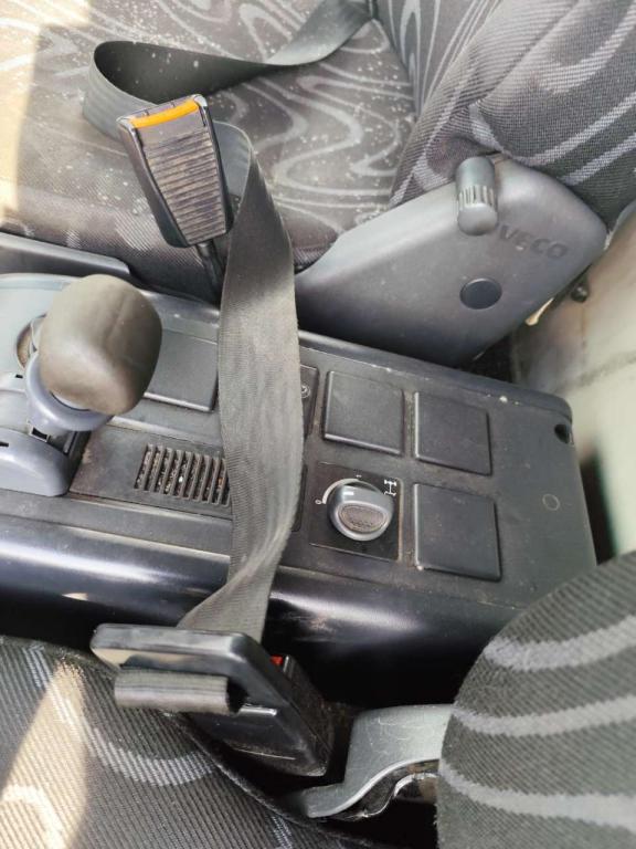 Iveco EUROCARGO 140E25 Foto 5